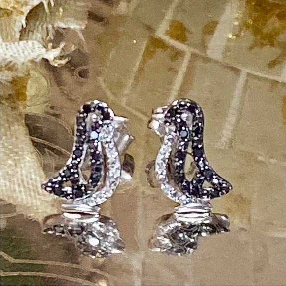 Genuine 0.25 Carat Black Diamond Penguin Studs ~ Diamond Stud Earrings - Picture 10 of 12